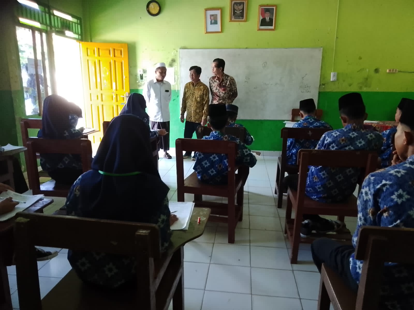 KUNJUNGAN TIM MONITORING UJIAN PKPPS TINGKAT WUSTHA/MTs OLEH KEMENAG KOTA PALEMBANG
