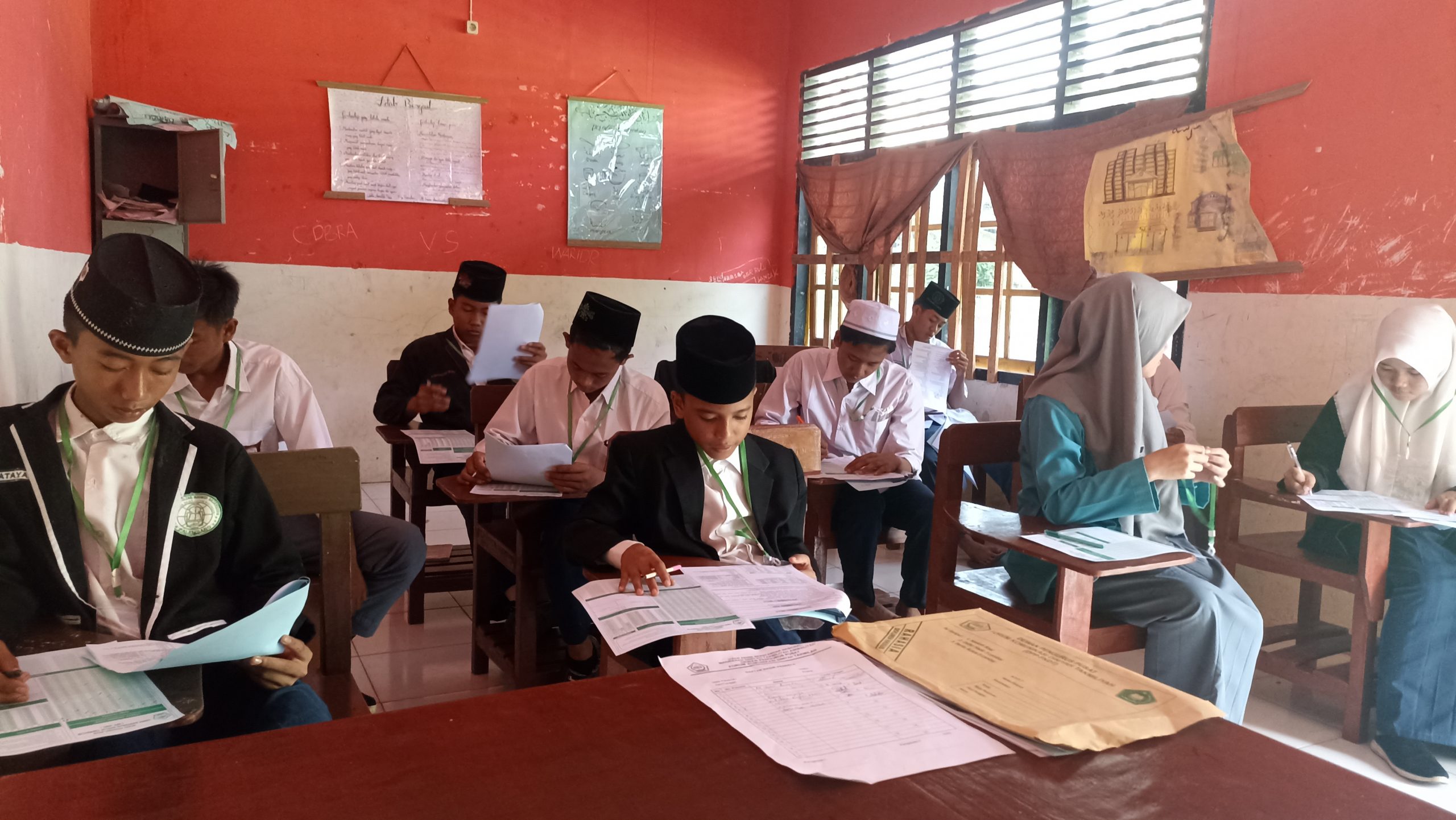 UJIAN AKHIR BERSAMA MADARASAH DINIYAH TAKMILIYAH (MDT) PONPES SMB