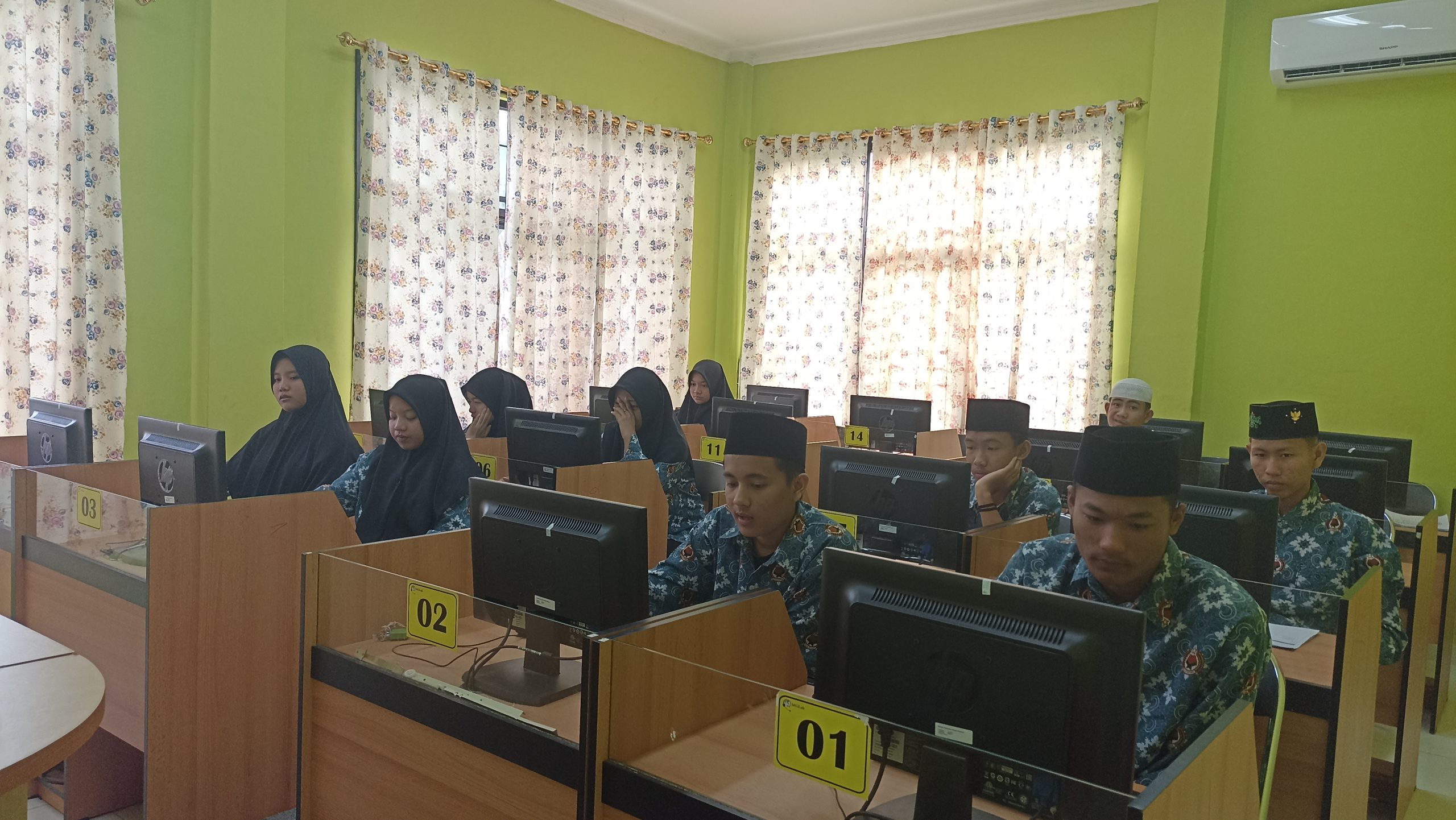 PELAKSANAAN GLADI BERSIH UJIAN SATUAN PENDIDIKAN BERBASIS KOMPUTER (USP-BK) PONPES SMB TINGKAT ULYA/MA