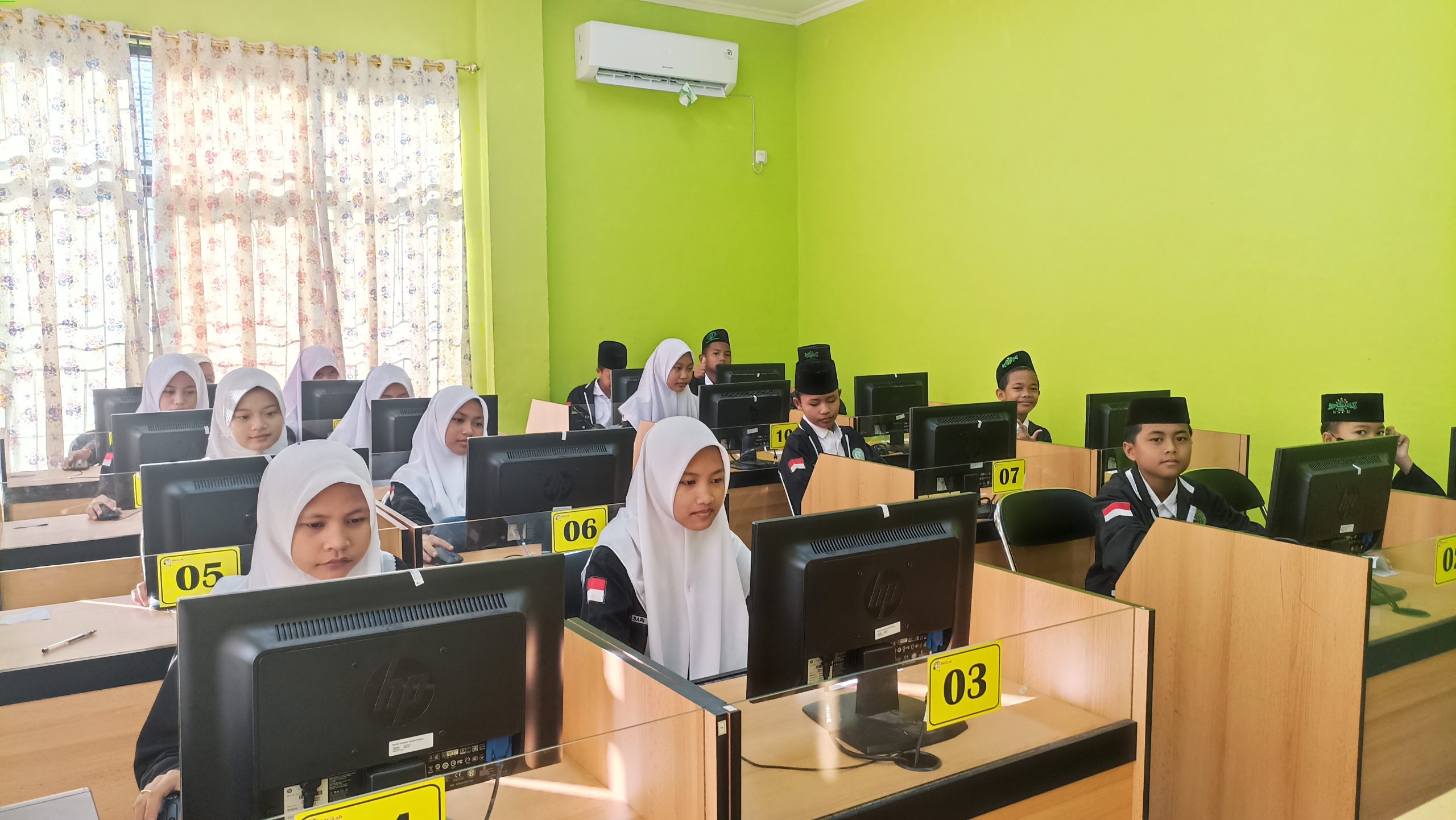 PELAKSANAAN UJI KESETARAAN KELAS 6 ULA & 9 WUSTHA PONDOK PESANTREN SULTAN MAHMUD BADARUDDIN