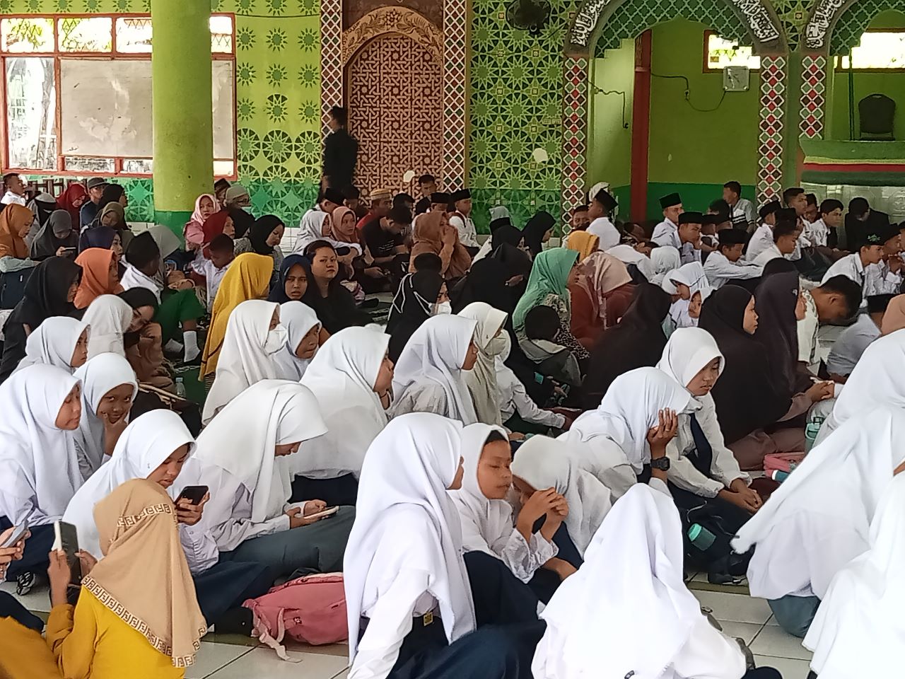 PEMBEKALAN SANTRI BARU PONPES SULTAN MAHMUD BADARUDDIN TAHUN PELAJARAN 2023/2024