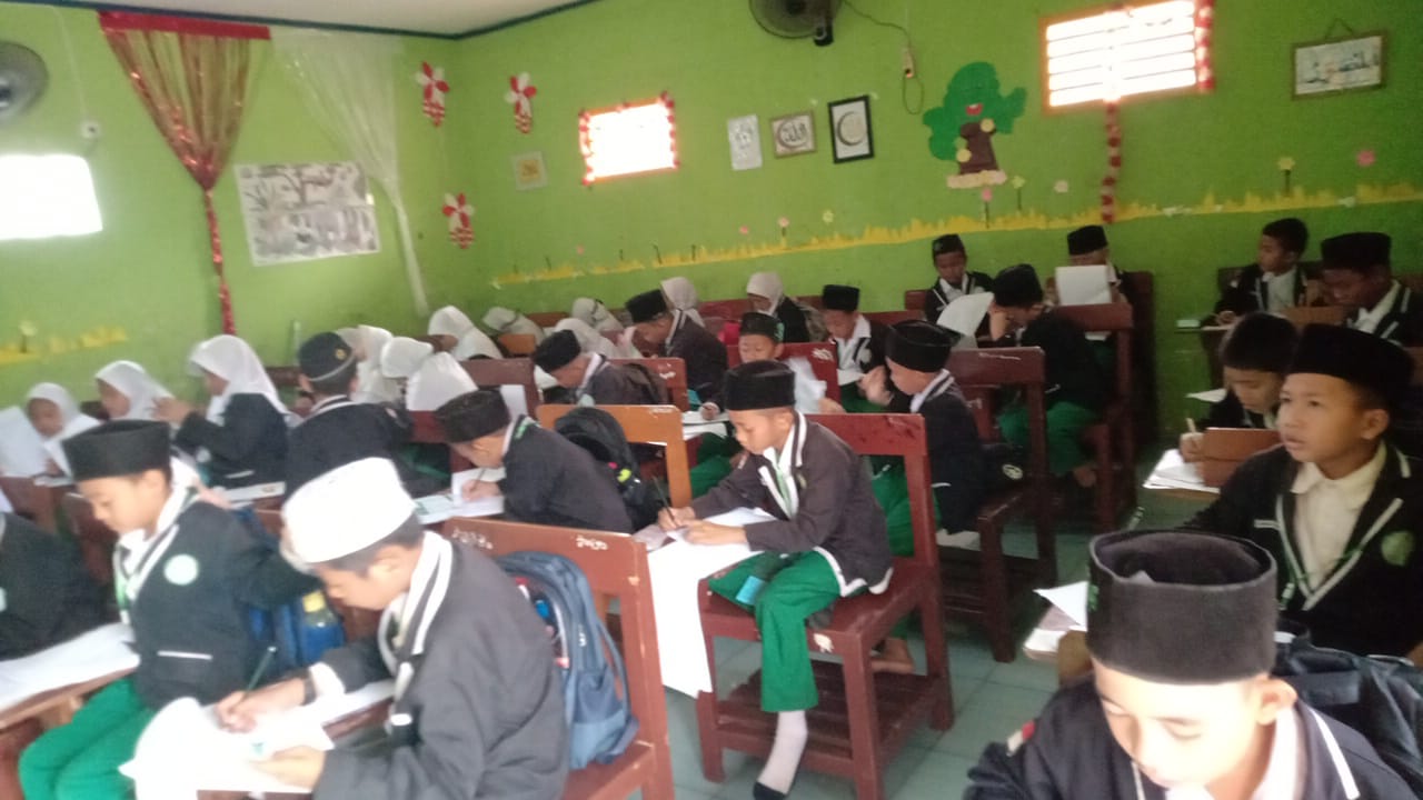 PELAKSANAAN ULANGAN AKHIR SEMESTER GANJIL/1 TAHUN 2023 PONPES SULTAN MAHMUD BADARUDDIN